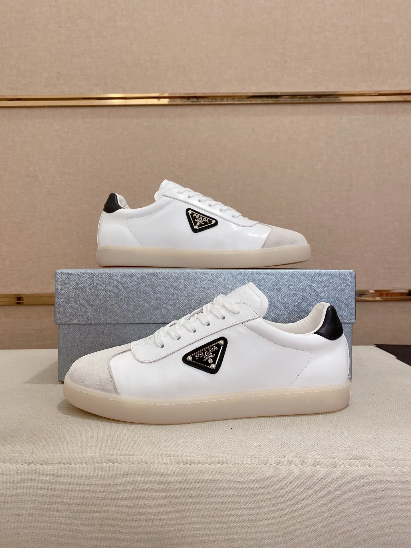 Men's shoes 💰 540💰 ✔️✔️✔️High-quality new PRADA counters are launched at the same time. The new men's shoes and 😘fabrics are selected from first-layer cowhide and are made by pure handicrafts. Lining: Full cowhide lining. 👍🏿 High-end ☄️ air-cushion molded anti-slip rubber outsole, exquisite lines, simple and elegant, comfortable and high-end for leisure travel. Code number: 38 to 44